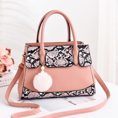 2019 new womens handbags Europe&the United States big bag PU leather fashion trend shoulder bag handbag
2019 new womens handbags Europe&the United States big bag PU leather fashion trend shoulder bag handbag