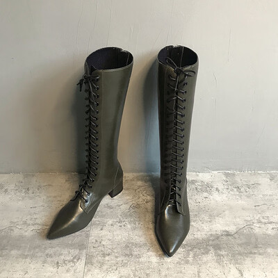 Children of net red boots autumn Korean version of ins zipper tips thick-heeled Knight boots slim boots
Children of net red boots autumn Korean version of ins zipper tips thick-heeled Knight boots slim boots