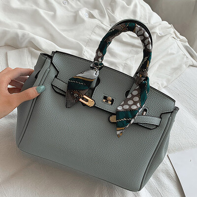 In the summer of 2019 the new womens bag large bag single shoulder bag solid color simple one shoulder slant handbag
In the summer of 2019 the new womens bag large bag single shoulder bag solid color simple one shoulder slant handbag