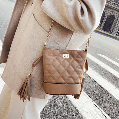 Advanced sense bag Western style bucket bag handbags new 2019 Korean version of the Messenger bag wild ins chain bag
Advanced sense bag Western style bucket bag handbags new 2019 Korean version of the Messenger bag wild ins chain bag