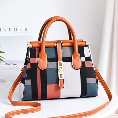 Womens bag 2019 new European&American big bag elegant fashion large capacity trend ladies handbag shoulder bag
Womens bag 2019 new European&American big bag elegant fashion large capacity trend ladies handbag shoulder bag