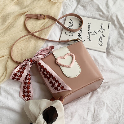 2019 scarf love bag fashion shoulder bag bucket bag foreign style summer small fresh Joker Messenger bag
2019 scarf love bag fashion shoulder bag bucket bag foreign style summer small fresh Joker Messenger bag