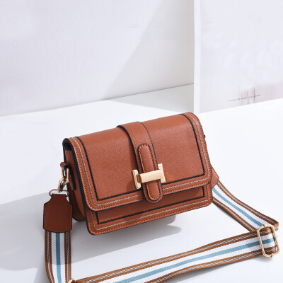 Summer Single Shoulder Ladies Up-trend Korean Ins Baitao Chain Slant Bag Fashion Simple
Summer Single Shoulder Ladies Up-trend Korean Ins Baitao Chain Slant Bag Fashion Simple