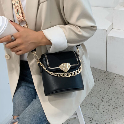 Ins super fire portable broadband bag female 2019 new Korean version of the wild single shoulder slung fashion chain bucket bag
Ins super fire portable broadband bag female 2019 new Korean version of the wild single shoulder slung fashion chain bucket bag