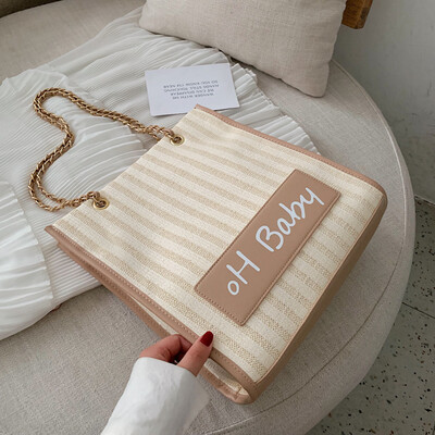 On the new ins super fire texture bag female 2019 new Korean fashion casual wild shoulder slung small square bag
On the new ins super fire texture bag female 2019 new Korean fashion casual wild shoulder slung small square bag