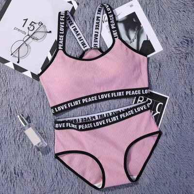 Sexy Women Girls Bra Set Underpants Wide Shoulder Strap Wireless Underwear Women Bet Padded Sleepwear Sports Underwear Bra Brief
Sexy Women Girls Bra Set Underpants Wide Shoulder Strap Wireless Underwear Women Bet Padded Sleepwear Sports Underwear Bra Brief