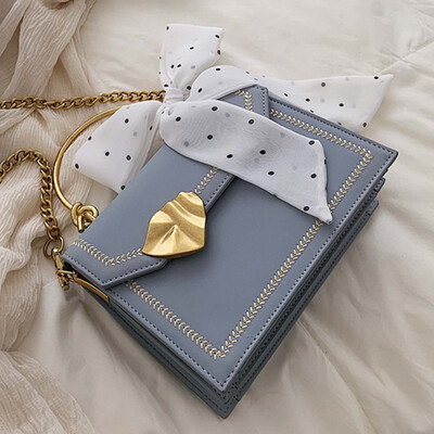 New women 2019 new Korean scarf Joker portable small square bag fashion foreign style shoulder Messenger bag on the North Bag
New women 2019 new Korean scarf Joker portable small square bag fashion foreign style shoulder Messenger bag on the North Bag