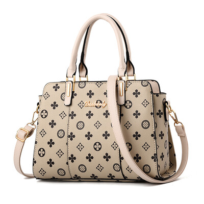 Large capacity women Korean version simple middle-aged single shoulder slant mother bag fashion lady handbag
Large capacity women Korean version simple middle-aged single shoulder slant mother bag fashion lady handbag