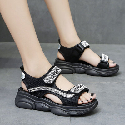 Summer diamond sandals for ladies on the beach inschao Roman sports thick-soled daddy slippers
Summer diamond sandals for ladies on the beach inschao Roman sports thick-soled daddy slippers