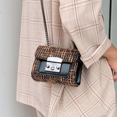 Texture bag women 2019 summer new fashion contrast small square bag Joker lock chain shoulder Messenger bag
Texture bag women 2019 summer new fashion contrast small square bag Joker lock chain shoulder Messenger bag