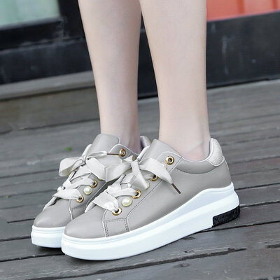 Lace flat shoes casual sports womens shoes thick inside high white shoes autumn students Korean version
Lace flat shoes casual sports womens shoes thick inside high white shoes autumn students Korean version