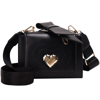 New small bag female bag new 2019 tide Korean version of the wild Messenger bag fashion chain hit color semi-circle saddle bag
New small bag female bag new 2019 tide Korean version of the wild Messenger bag fashion chain hit color semi-circle saddle bag