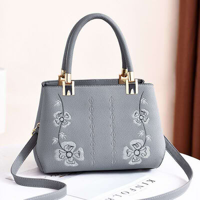Female bag 2019 tide new bag European&American big bag elegant fashion handbags Messenger shoulder bag
Female bag 2019 tide new bag European&American big bag elegant fashion handbags Messenger shoulder bag