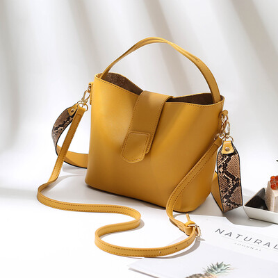 Tailored Lady Handbag Shoulder Bag Tote Purse Fashion Leather Snake-like Shoulder Strap
Tailored Lady Handbag Shoulder Bag Tote Purse Fashion Leather Snake-like Shoulder Strap