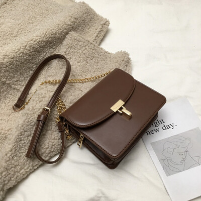 Hong Kong style retro texture bag female 2019 new Korean version of the wild single shoulder slung portable fashion chain small square bag
Hong Kong style retro texture bag female 2019 new Korean version of the wild single shoulder slung portable fashion chain small square bag