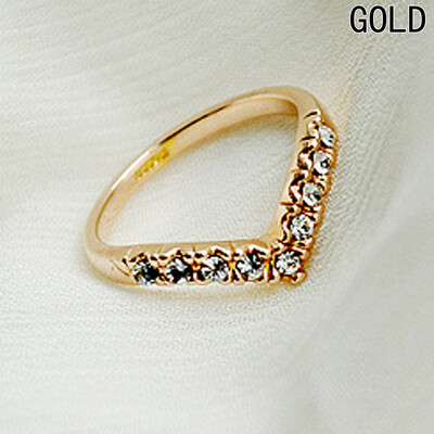 New Vintage Rings Love Heart Gold Color Round Crystal Engagement Ring for Women Jewelry Gift
New Vintage Rings Love Heart Gold Color Round Crystal Engagement Ring for Women Jewelry Gift