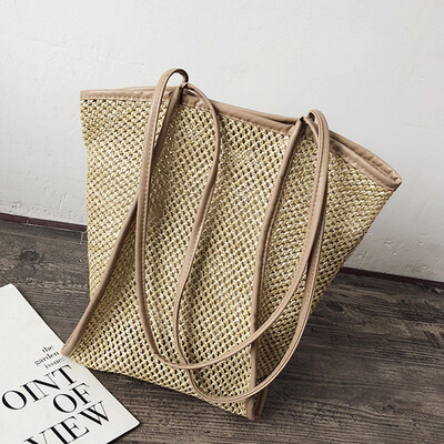 In early autumn the new hollowed-out straw bag 2019 Korean version chic braided beach vacation style handbag
In early autumn the new hollowed-out straw bag 2019 Korean version chic braided beach vacation style handbag