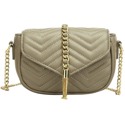 Kelly bag female 2019 spring new handbag tide lock buckle Korean version of the wild stone pattern shoulder fashion Messenger bag
Kelly bag female 2019 spring new handbag tide lock buckle Korean version of the wild stone pattern shoulder fashion Messenger bag