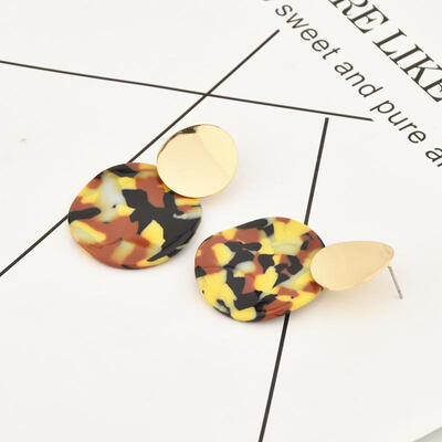 Korean New Round Earrings Resin Black White Acetic Acid Dangle Drop Earrings For Women Statement Earings Fashion Jewelry 2019
Korean New Round Earrings Resin Black White Acetic Acid Dangle Drop Earrings For Women Statement Earings Fashion Jewelry 2019