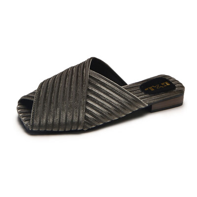 Slippers women wear 2019 new Korean version of chic fashion bag head half drag flat bottom network celebrity rough heel cool drag
Slippers women wear 2019 new Korean version of chic fashion bag head half drag flat bottom network celebrity rough heel cool drag