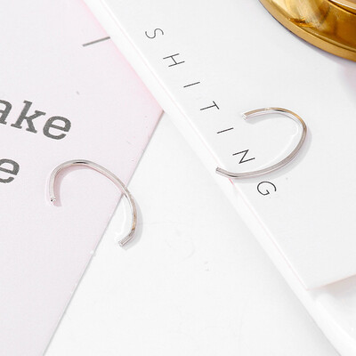 In 2019 the new brand design opening C-series earrings generous minimalist temperament wild Korean earrings for women
In 2019 the new brand design opening C-series earrings generous minimalist temperament wild Korean earrings for women