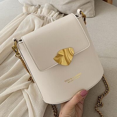 Korean female 2019 new foreign style Joker shoulder bag fashion simple small fresh chain bucket bag tide
Korean female 2019 new foreign style Joker shoulder bag fashion simple small fresh chain bucket bag tide