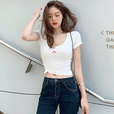 Crescent Moon Print embroidered U-collar short sleeve T-shirt crop top women t shirt streetwear Korean Style clothing female
Crescent Moon Print embroidered U-collar short sleeve T-shirt crop top women t shirt streetwear Korean Style clothing female