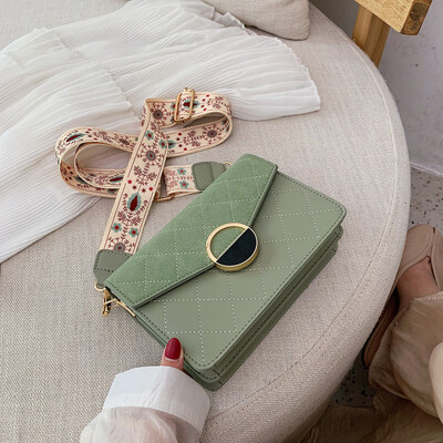 Girls small bag new Korean version of the wide shoulder strap retro shoulder Messenger bag small square bag tide 
Girls small bag new Korean version of the wide shoulder strap retro shoulder Messenger bag small square bag tide