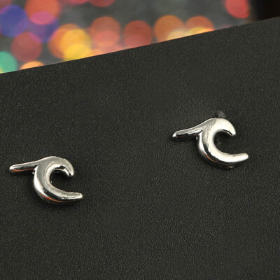 New Mode Style Geometric Wild Simple Wave Earrings Wave Ear Stud Simple Elegant Earrings Punk Jewelry Fashion For Women Jewelry
New Mode Style Geometric Wild Simple Wave Earrings Wave Ear Stud Simple Elegant Earrings Punk Jewelry Fashion For Women Jewelry