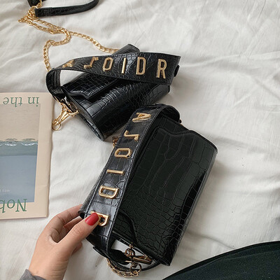 North bag retro Hong Kong style small square bag women 2019 new Korean fashion Messenger bag crocodile pattern shoulder bag
North bag retro Hong Kong style small square bag women 2019 new Korean fashion Messenger bag crocodile pattern shoulder bag