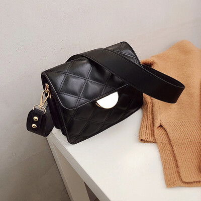 Net red small bag female 2019 new wave Korean version of the wild single shoulder slung fashion rhombic simple casual small square bag
Net red small bag female 2019 new wave Korean version of the wild single shoulder slung fashion rhombic simple casual small square bag