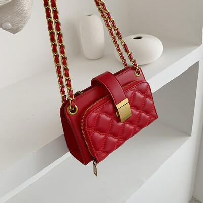 Qiao Bani 2019 new Korea Dongdaemun fashion solid color embroidery thread chain small square bag shoulder diagonal tide handbag
Qiao Bani 2019 new Korea Dongdaemun fashion solid color embroidery thread chain small square bag shoulder diagonal tide handbag