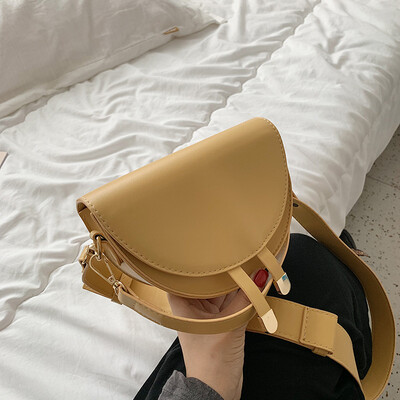 Small fresh bag female new wild casual retro single back Messenger bag fashion simple saddle bag
Small fresh bag female new wild casual retro single back Messenger bag fashion simple saddle bag