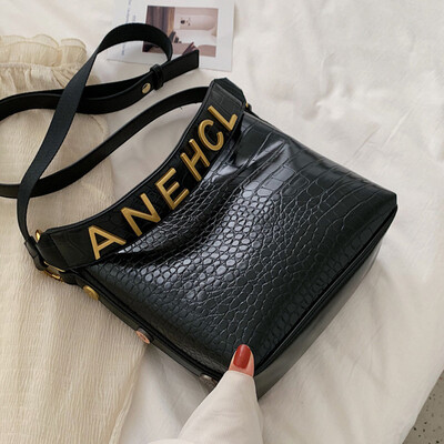 Womens bag 2019 new fashion oblique satchel chic single shoulder bag handheld wandering bucket bag
Womens bag 2019 new fashion oblique satchel chic single shoulder bag handheld wandering bucket bag