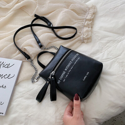 Summer ins super fire ditty bag female 2019 new Korean version of the wild single shoulder slung fashion chain small square bag
Summer ins super fire ditty bag female 2019 new Korean version of the wild single shoulder slung fashion chain small square bag