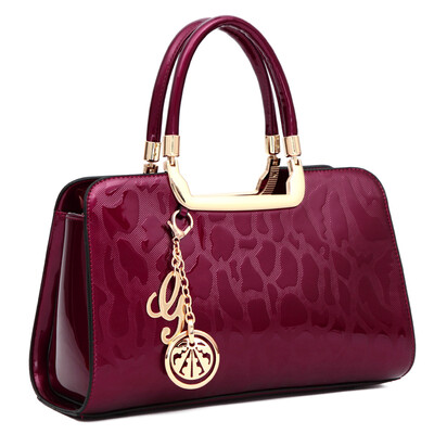 Fashion Russia style women handbag crossbody Bags high quality patent leather shoulder bags pendant tote messenger bag Clutches
Fashion Russia style women handbag crossbody Bags high quality patent leather shoulder bags pendant tote messenger bag Clutches