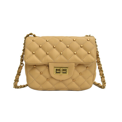Fashion texture foreign womens bag 2019 new silk scarf lock saddle bag tide Korean version of the simple chain shoulder bag
Fashion texture foreign womens bag 2019 new silk scarf lock saddle bag tide Korean version of the simple chain shoulder bag