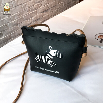 Young girls small satchel 2019 new womens bag Korean wave cute Joker fashion bag shoulder Messenger bag
Young girls small satchel 2019 new womens bag Korean wave cute Joker fashion bag shoulder Messenger bag