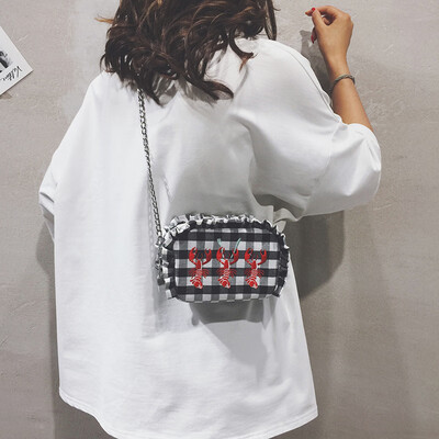 New small bag female new 2019 fashion foreign style plaid pattern small square package tide Korean version of the chain shoulder Messenger bag
New small bag female new 2019 fashion foreign style plaid pattern small square package tide Korean version of the chain shoulder Messenger bag