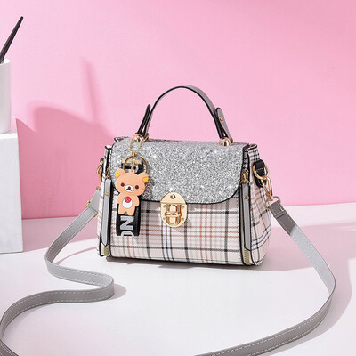 Womens Bag Summer Fashion Baitie Texture Small Fresh Single Shoulder Bag with Western Style Slant Bag
Womens Bag Summer Fashion Baitie Texture Small Fresh Single Shoulder Bag with Western Style Slant Bag