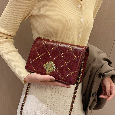 Bags foreign womens bag 2019 autumn&winter new wave Korean version of the wild Messenger bag small bag Lingge chain fashion small square bag
Bags foreign womens bag 2019 autumn&winter new wave Korean version of the wild Messenger bag small bag Lingge chain fashion small square bag