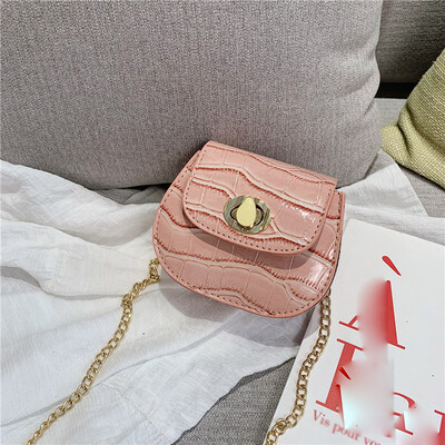Tailored Female Mobile Phone Bag Retro Fashion Ladies Purse Crossbody Bag Shoulder Bag
Tailored Female Mobile Phone Bag Retro Fashion Ladies Purse Crossbody Bag Shoulder Bag