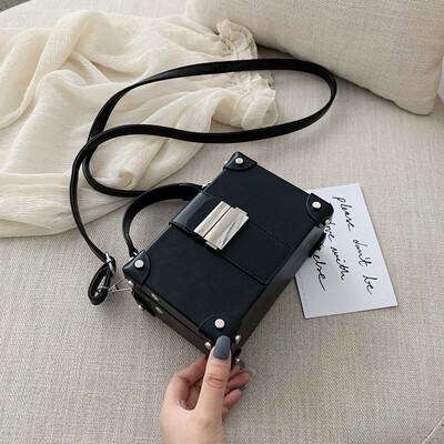 Ins bag girl summer handheld box bag new 2019 new one shoulder feeling slanted small square bag
Ins bag girl summer handheld box bag new 2019 new one shoulder feeling slanted small square bag