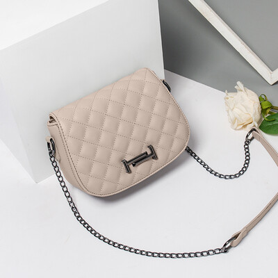 In summer the Korean version of the summer womens tide slanted a single shoulder chain rhomboid white fairy bag
In summer the Korean version of the summer womens tide slanted a single shoulder chain rhomboid white fairy bag