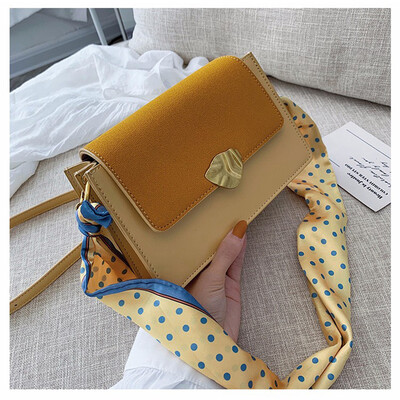 In summer the Korean version of the Chaozhou Womens Bag Chao Chain has one shoulder&one shoulder slanting bag for hours 
In summer the Korean version of the Chaozhou Womens Bag Chao Chain has one shoulder&one shoulder slanting bag for hours