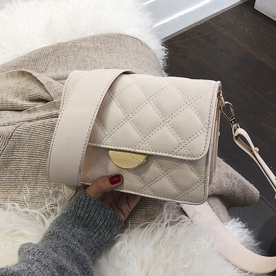 Small fragrance bag female 2019 new Korean fashion Lingge casual wild wide shoulder strap shoulder slung small square bag
Small fragrance bag female 2019 new Korean fashion Lingge casual wild wide shoulder strap shoulder slung small square bag