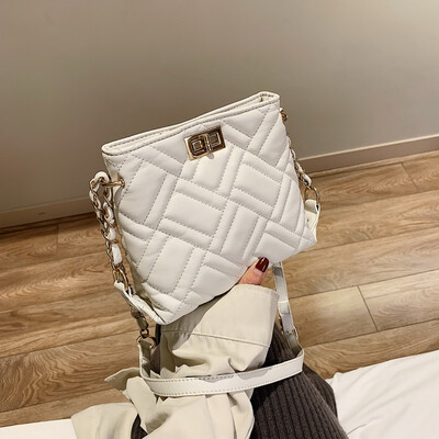 Bag female new tide texture small bag foreign fashion fashion single shoulder slung rhombic chain bag
Bag female new tide texture small bag foreign fashion fashion single shoulder slung rhombic chain bag