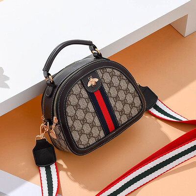 New Seashell Female Korean Fashion Handbag on Spring Style
New Seashell Female Korean Fashion Handbag on Spring Style