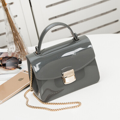 Jelly bag 2019 explosion trend trend wild lock solid color handbag wholesale fashion art candy color handbag
Jelly bag 2019 explosion trend trend wild lock solid color handbag wholesale fashion art candy color handbag