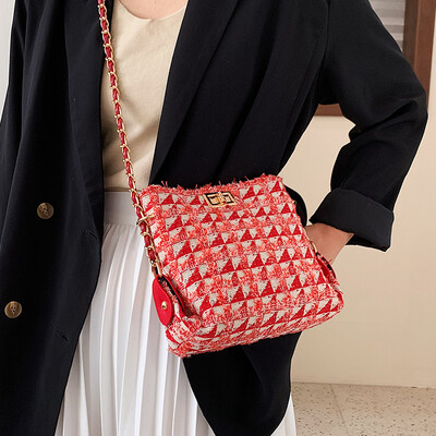 Texture Korean version of the small bag female 2019 new fashion wild ins chain houndstooth wool woolen shoulder Messenger bag
Texture Korean version of the small bag female 2019 new fashion wild ins chain houndstooth wool woolen shoulder Messenger bag